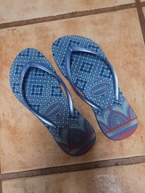 Havaianas Blue Geometric Print Flip Flops